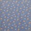 Katoenen jerseymuis op de bloemenweide lichtblauw