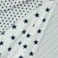 Estrellas de popelina de algodón de 10 mm - blanco/azul oscuro