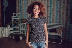 Cotton Jersey Digital Paisley Flowers - wit/perzik
