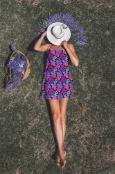 Viskose 100% Digital lila Blumen - schwarz